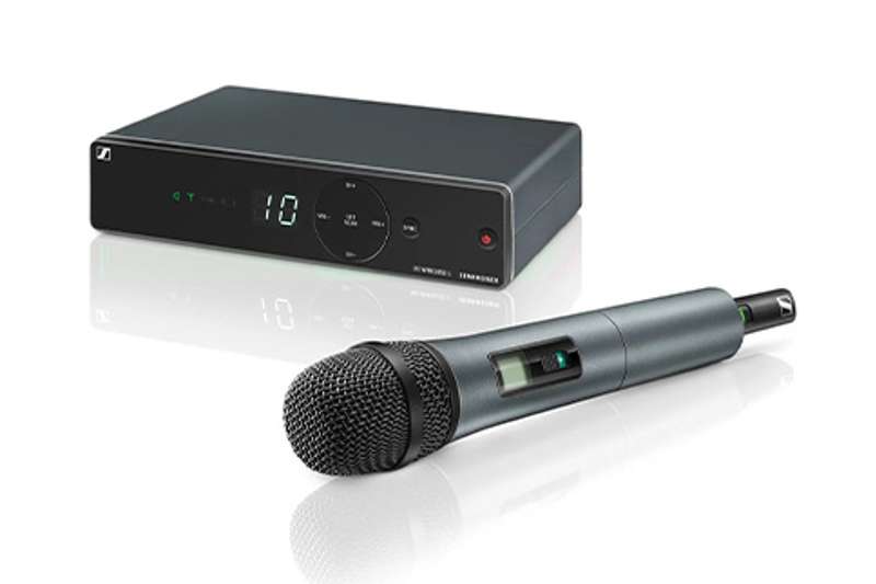 Sennheiser XSW 1-825-A all-in-one wireless system