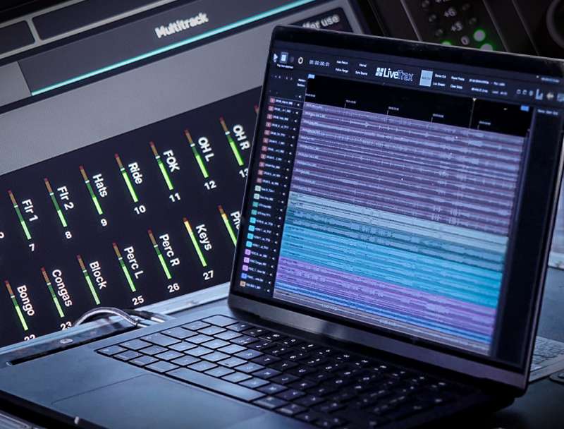 Allen & Heath SQ5+ 48 Channel / 44 Bus / 17 Fader Digital Mixer with RackUltra FX