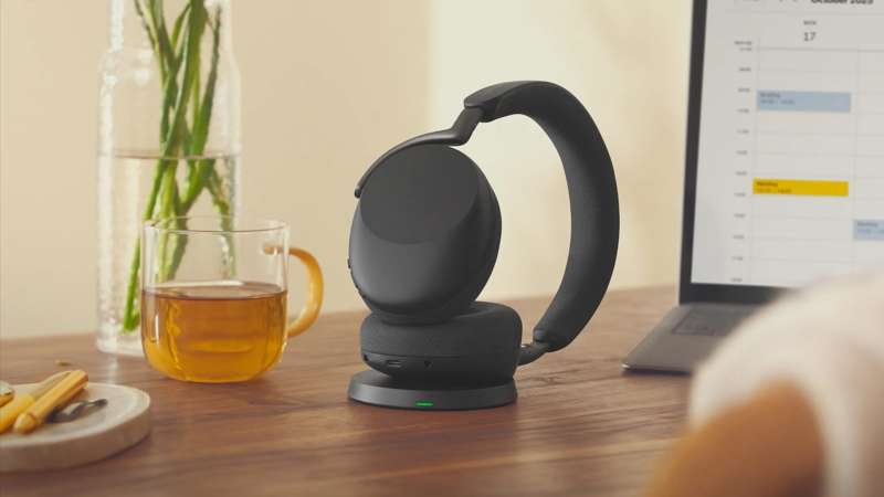 Jabra Evolve3 85 UC Bluetooth Headset  - USB-A with Dongle - Black (Wireless Charging Pad)