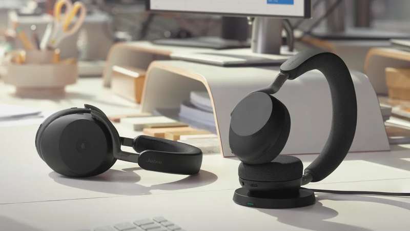 Jabra Evolve3 85 UC Bluetooth Headset  - USB-A with Dongle - Black (Wireless Charging Pad)