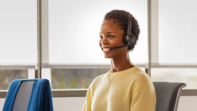 Logitech Zone 305 Wireless Headset for Business, UC Version. with Receiver