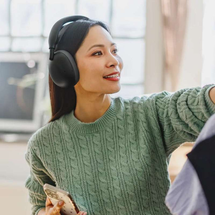 Logitech Zone Vibe Pro Adaptive Noise-Canceling Headphone with AI-powered Voice Isolation, Black
