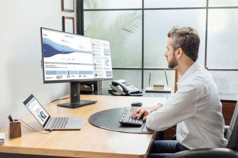 Viewsonic 27" QHD Ergonomic IPS Monitor with Ambient Light Sensor